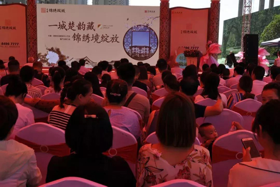 智能机器人 必发888登录入口智能 房产机器人 服务机器人